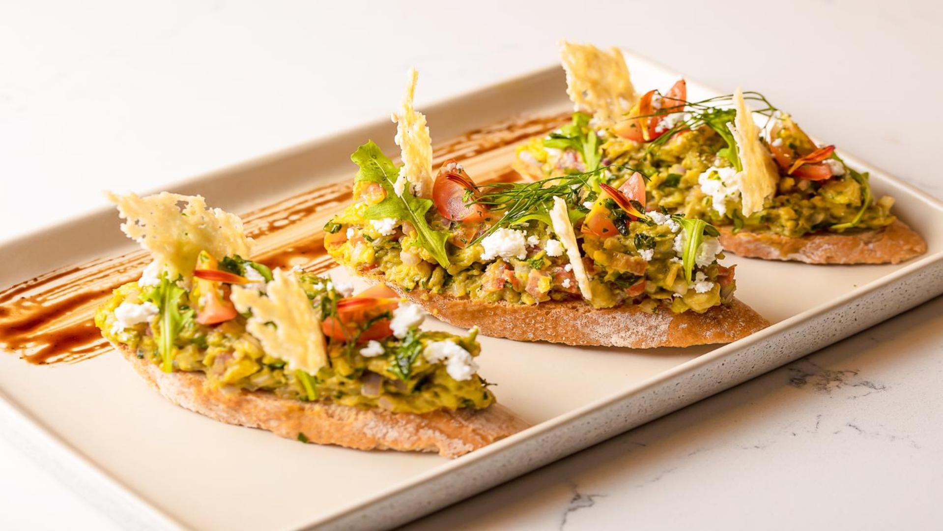 Novotel Mumbai International Airport ภายนอก รูปภาพ Avocado toast