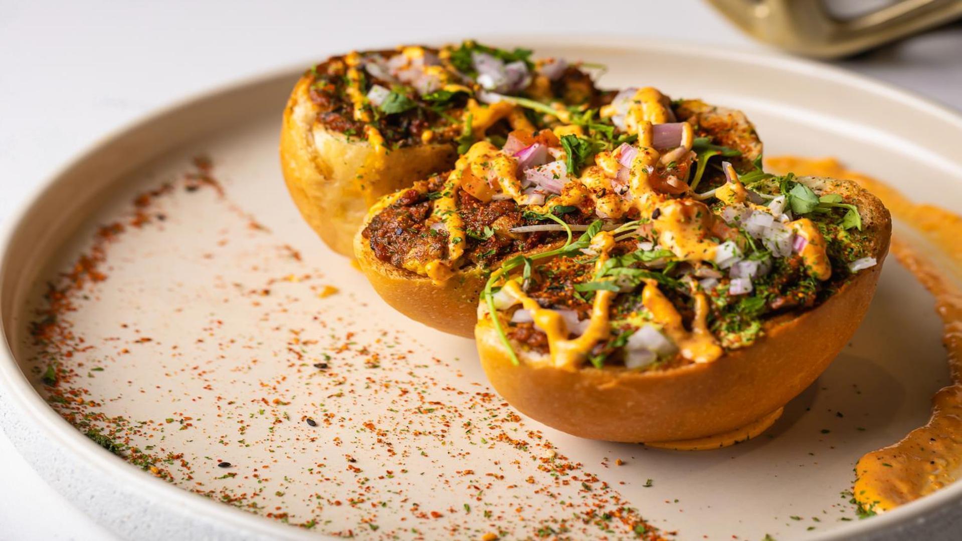 Novotel Mumbai International Airport ภายนอก รูปภาพ A paneer tikka masala