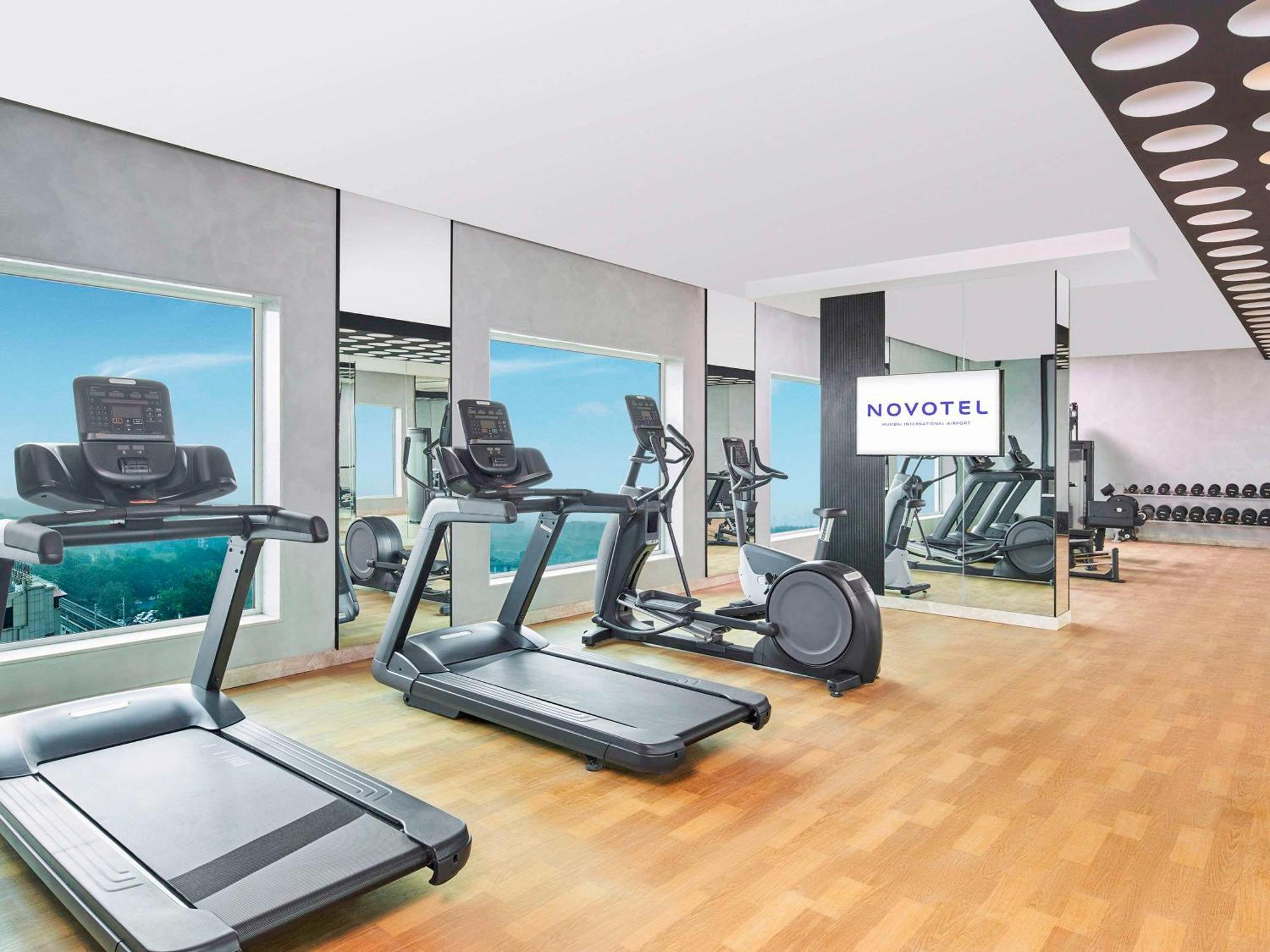 Novotel Mumbai International Airport ภายนอก รูปภาพ The gym at Novotel London West