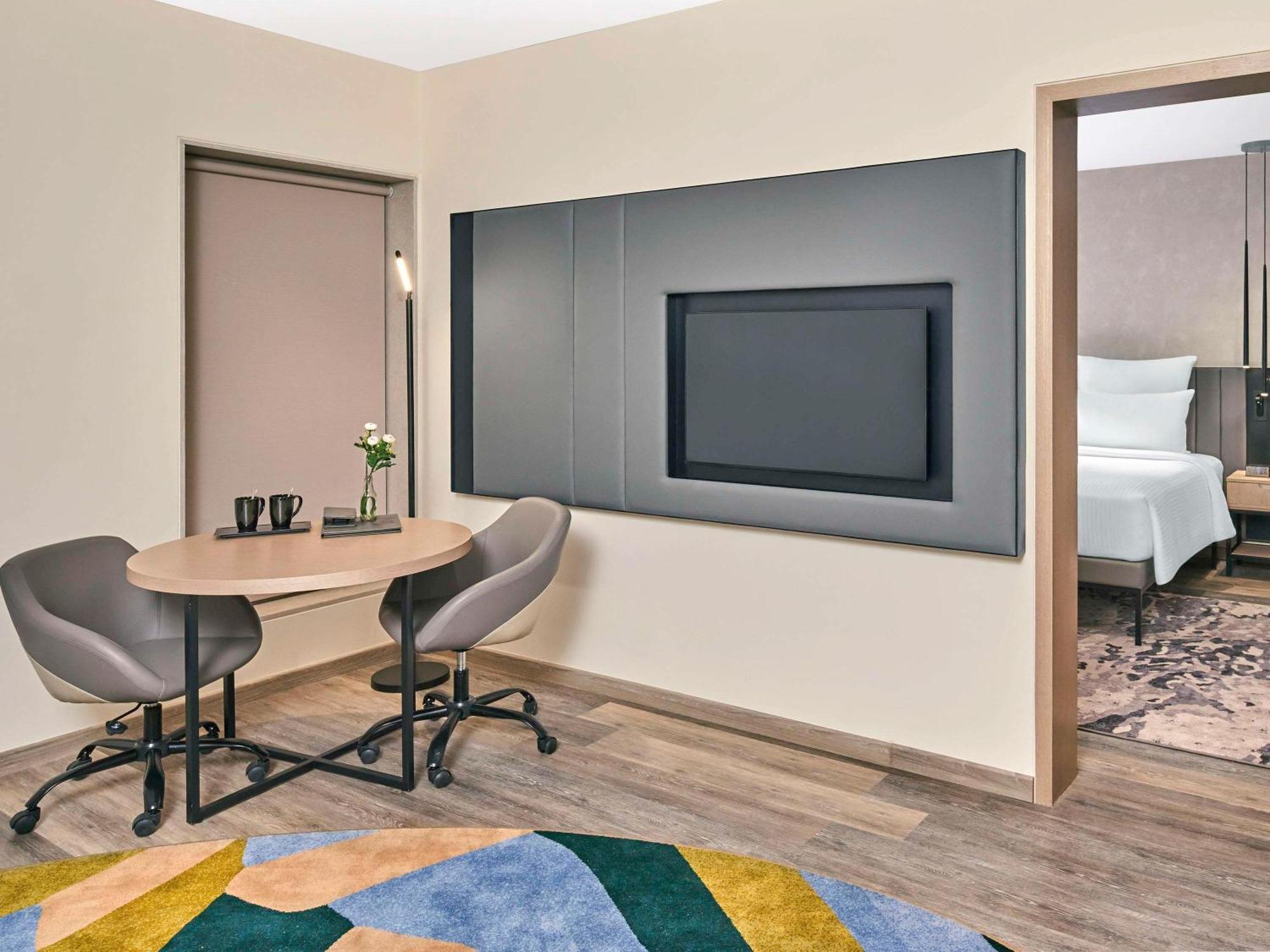 Novotel Mumbai International Airport ภายนอก รูปภาพ A room at the hotel