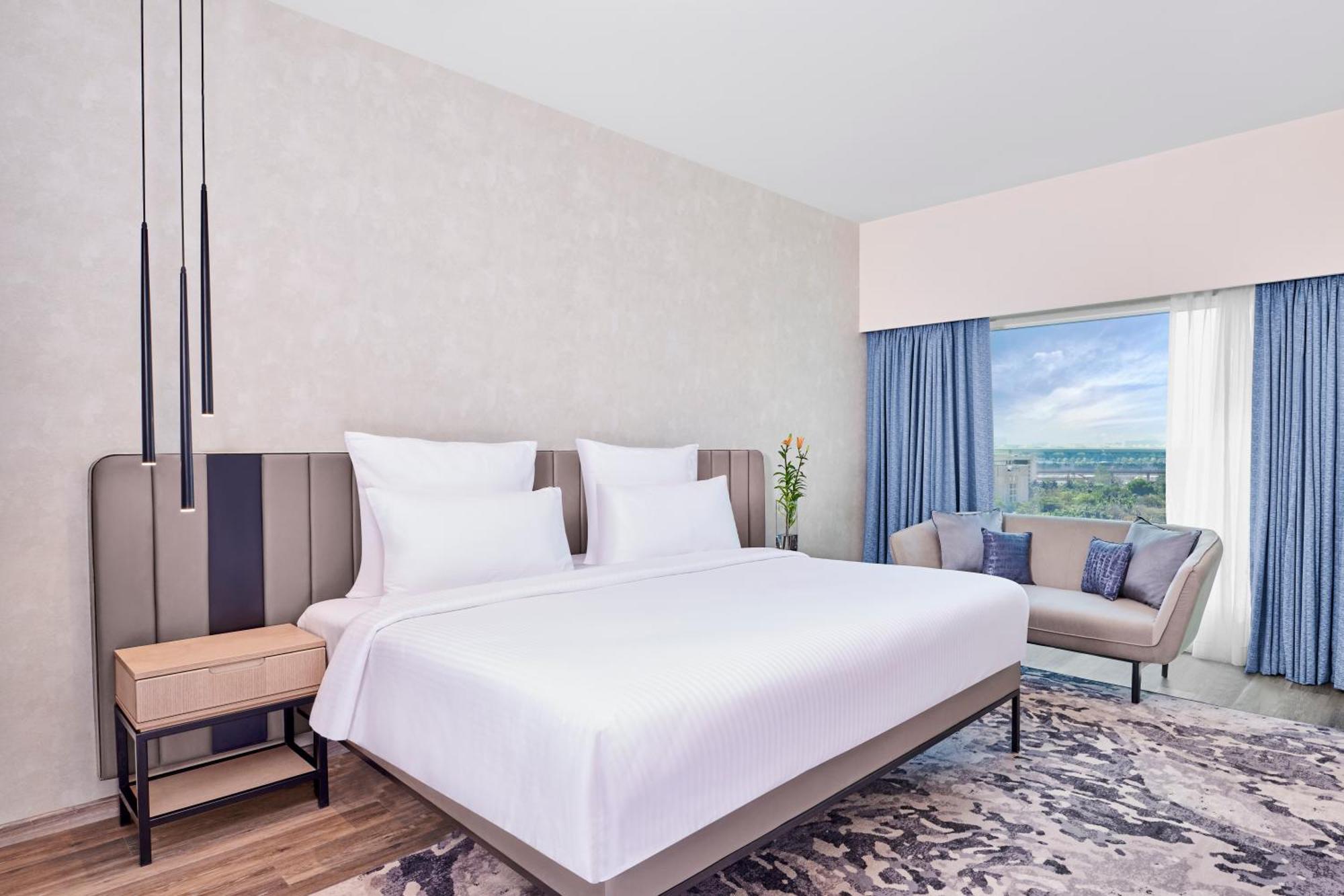 Novotel Mumbai International Airport ภายนอก รูปภาพ Deluxe Ocean View