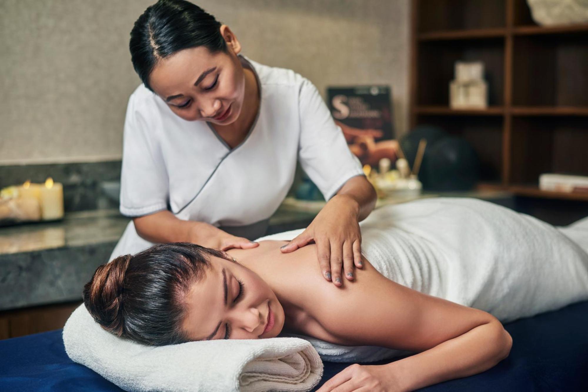 Novotel Mumbai International Airport ภายนอก รูปภาพ Thai massage