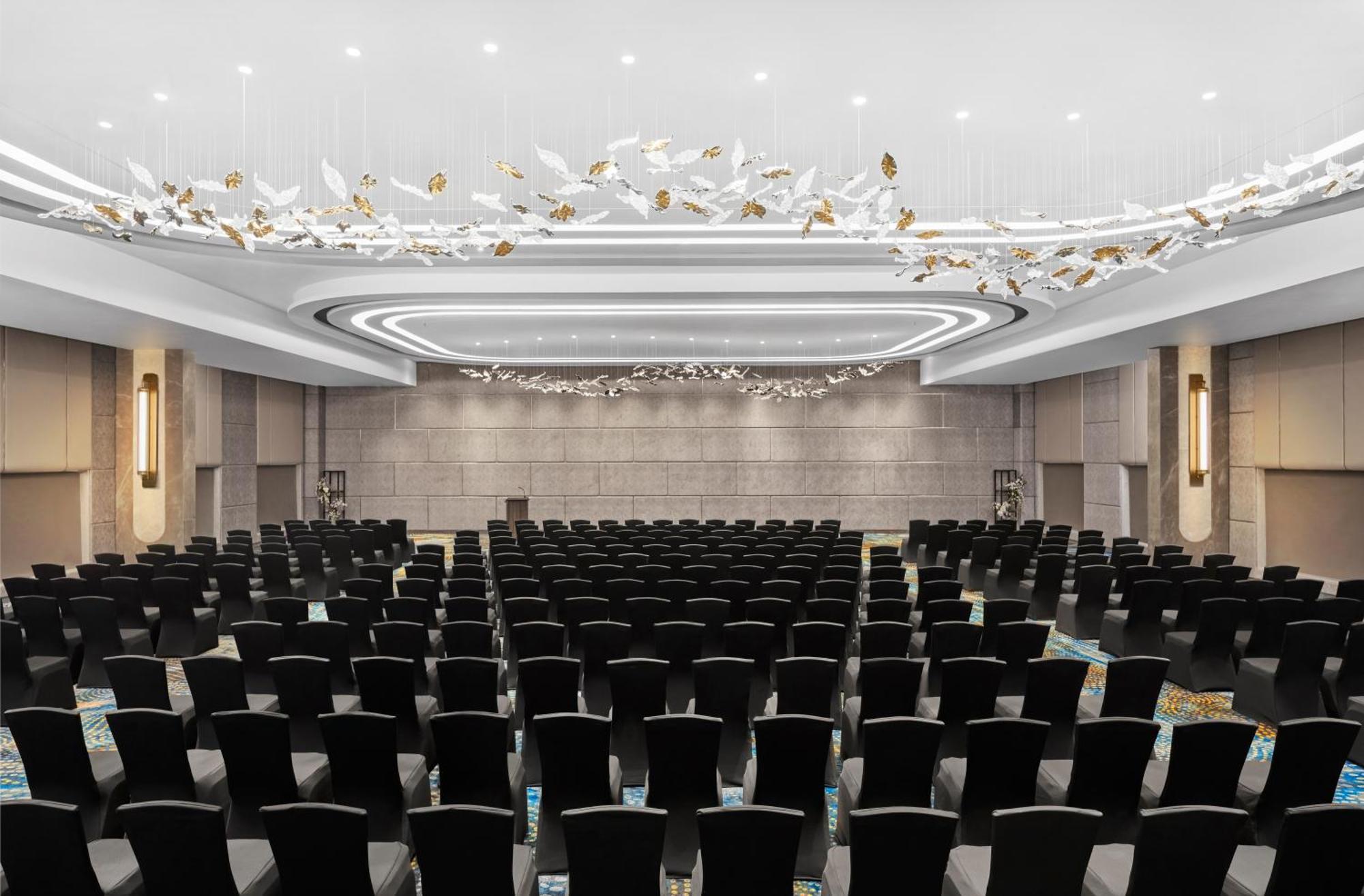 Novotel Mumbai International Airport ภายนอก รูปภาพ The ballroom