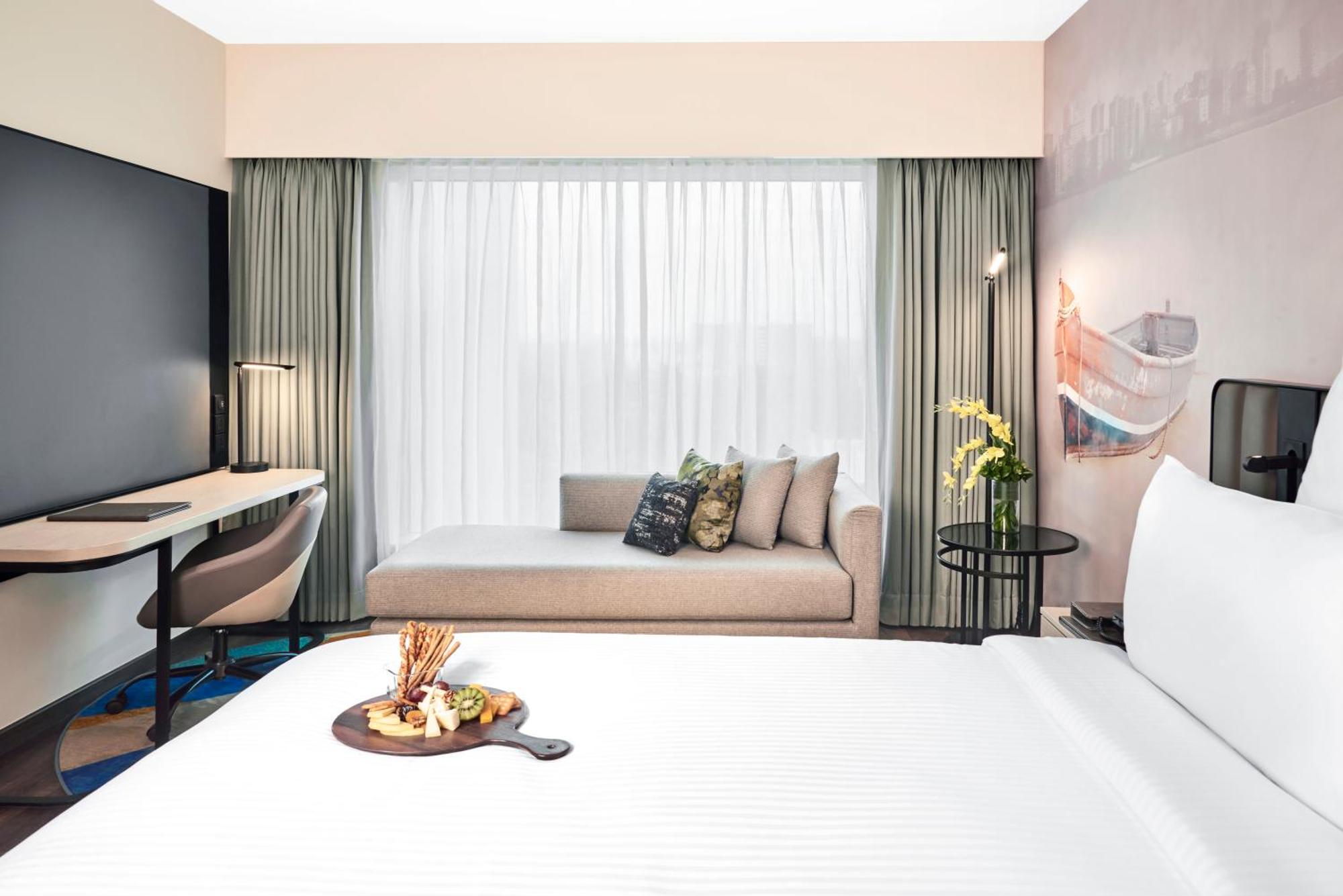 Novotel Mumbai International Airport ภายนอก รูปภาพ A room at the hotel
