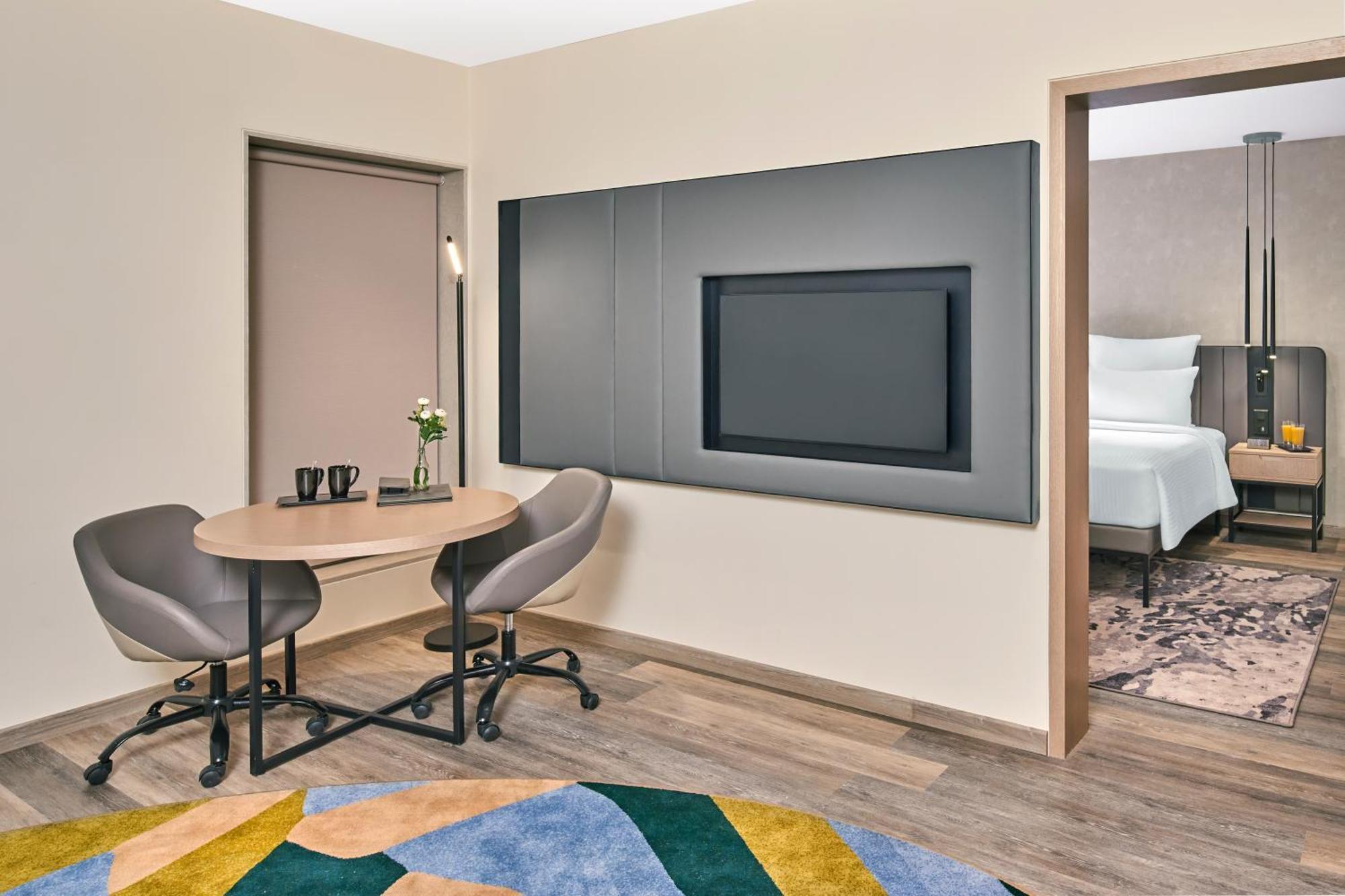 Novotel Mumbai International Airport ภายนอก รูปภาพ A room at the hotel